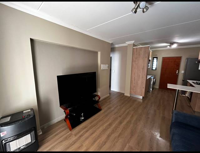 2 BEDROOM APARTMENT TO LET IN MONTANA